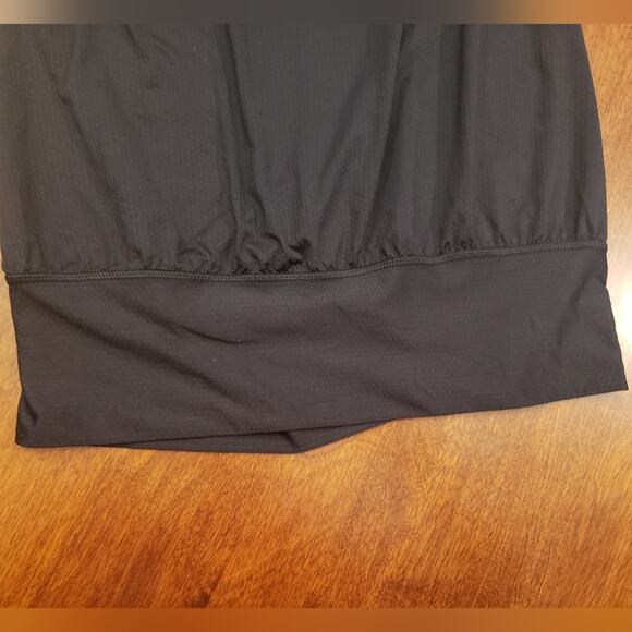 Lululemon no limit active wear athletic tank with bra sm black and‎ white - Picture 9 of 9